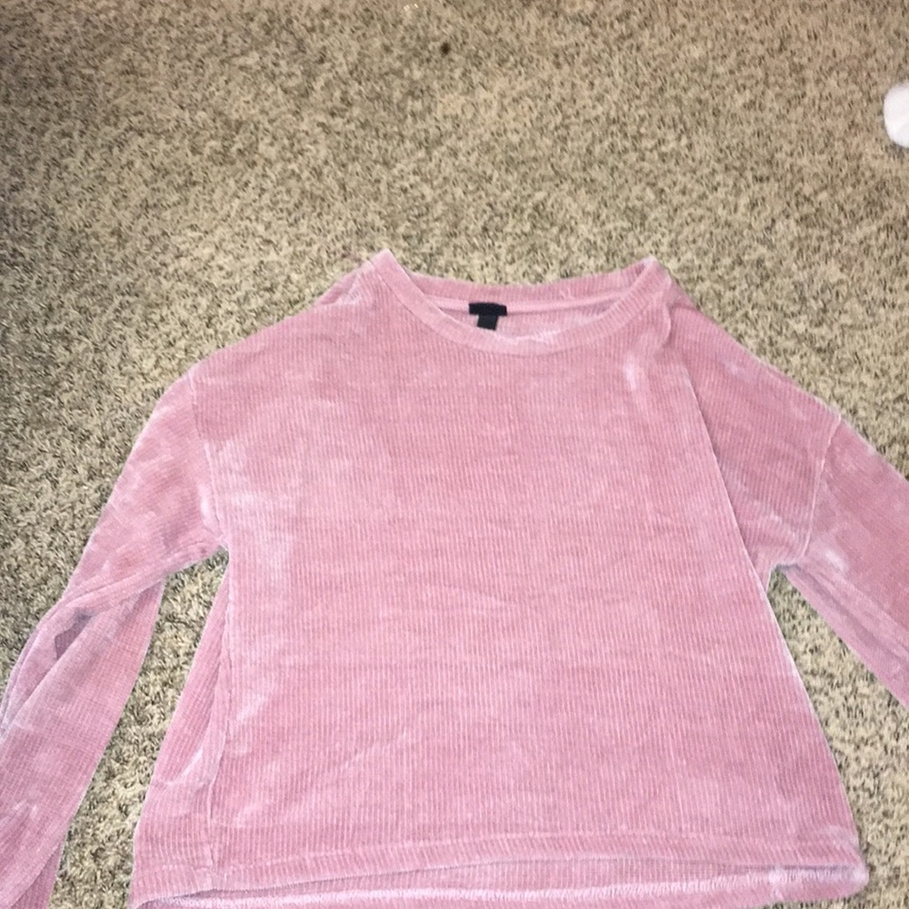 A long sleeve shirt